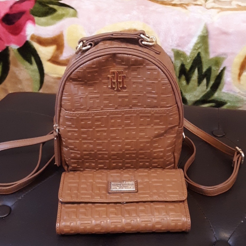 Tommy Hilfiger purse/wallet set